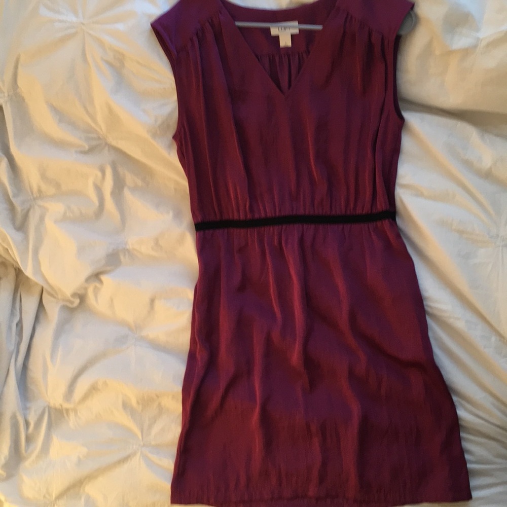 Magenta Knee-Length Sleeveless Work Dress